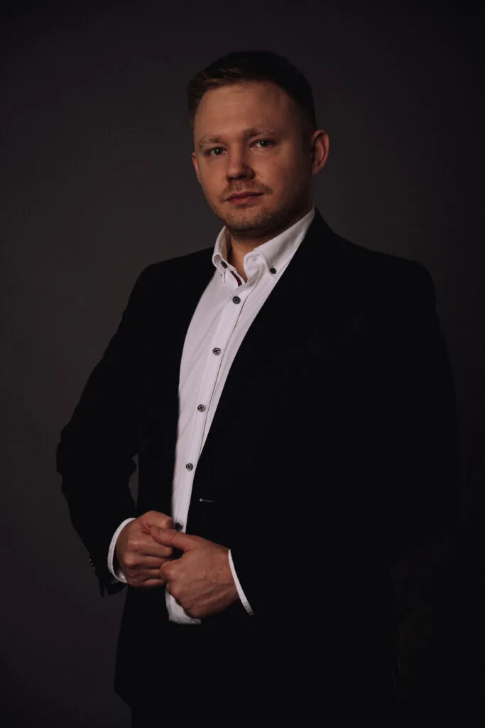 kúpna zmluva na nehnuteľnosť s modrým atramentovým podpisom